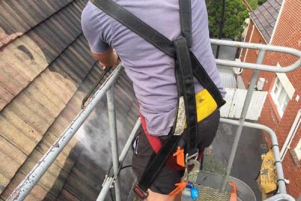 Roof cleaning Melbourne